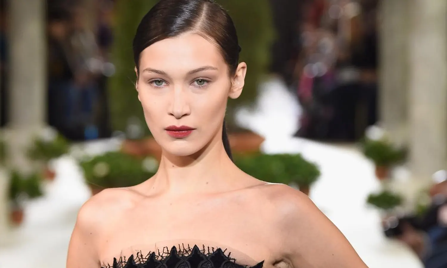 Bella Hadid Tak Suka Gigi Hadid Pacaran dengan Leonardo DiCaprio